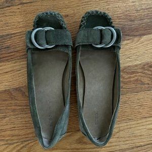 BCBG Generation Green Suede Buckle Loafer/Flat, size 8B
